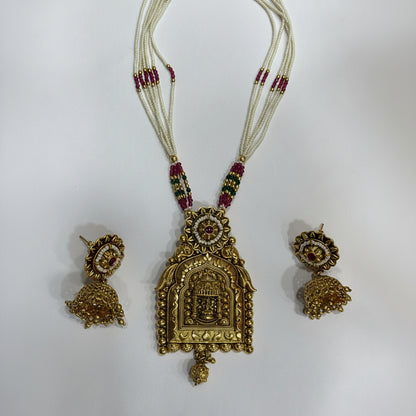 Classic Antique Necklace Set