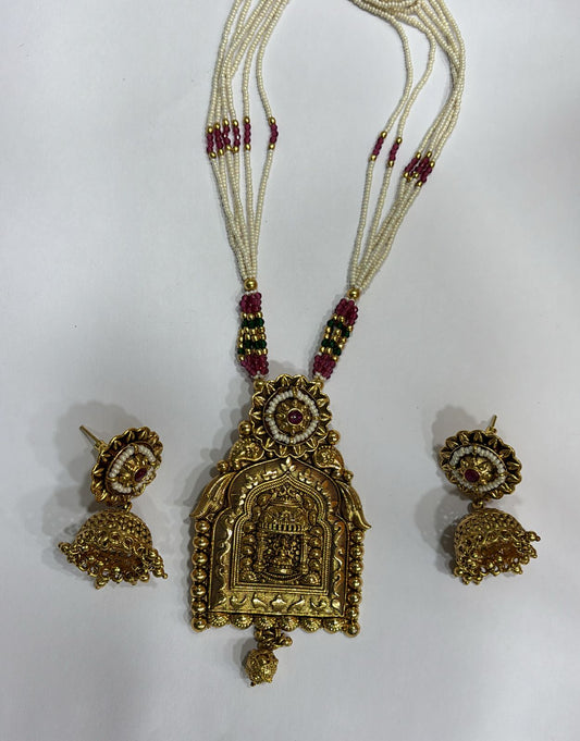 Classic Antique Necklace Set